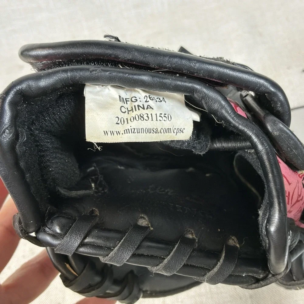 MIZUNO JENNY FINCH 11.5